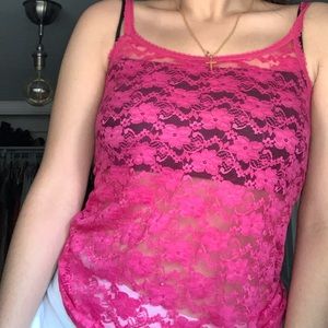 Cute little 90s inspired lace tank💕